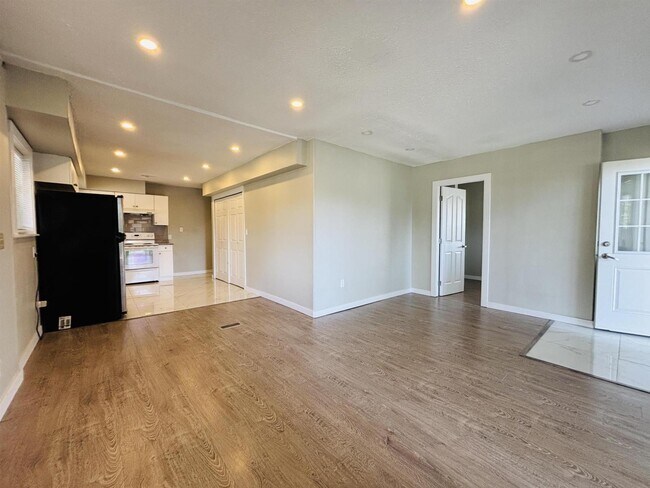 Photo du bâtiment - 9716-9156 156 St