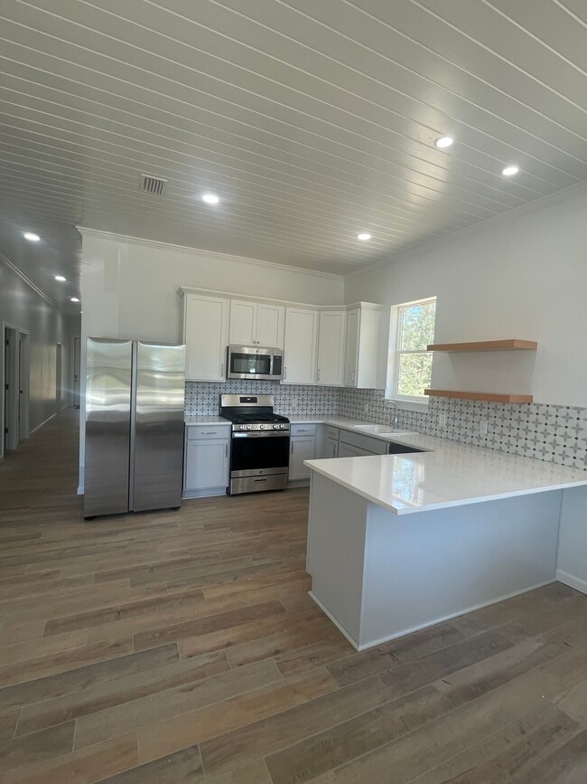 Foto del edificio - 311 Sherwood Rd