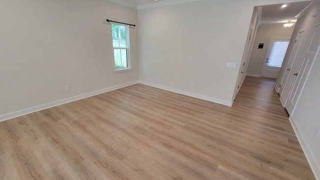 Building Photo - 3 Bed, 2.5 Townhome in Mauldin is Available