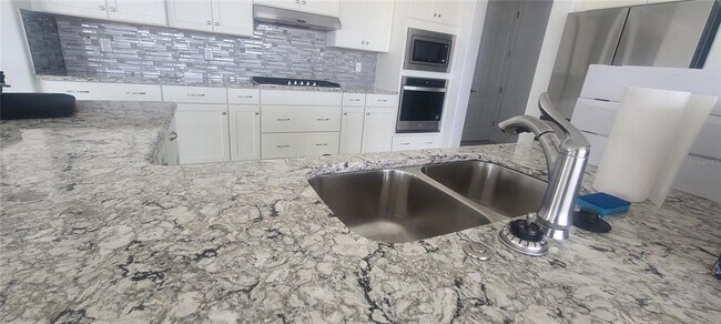 Foto del edificio - 9754 SW 103rd Ave