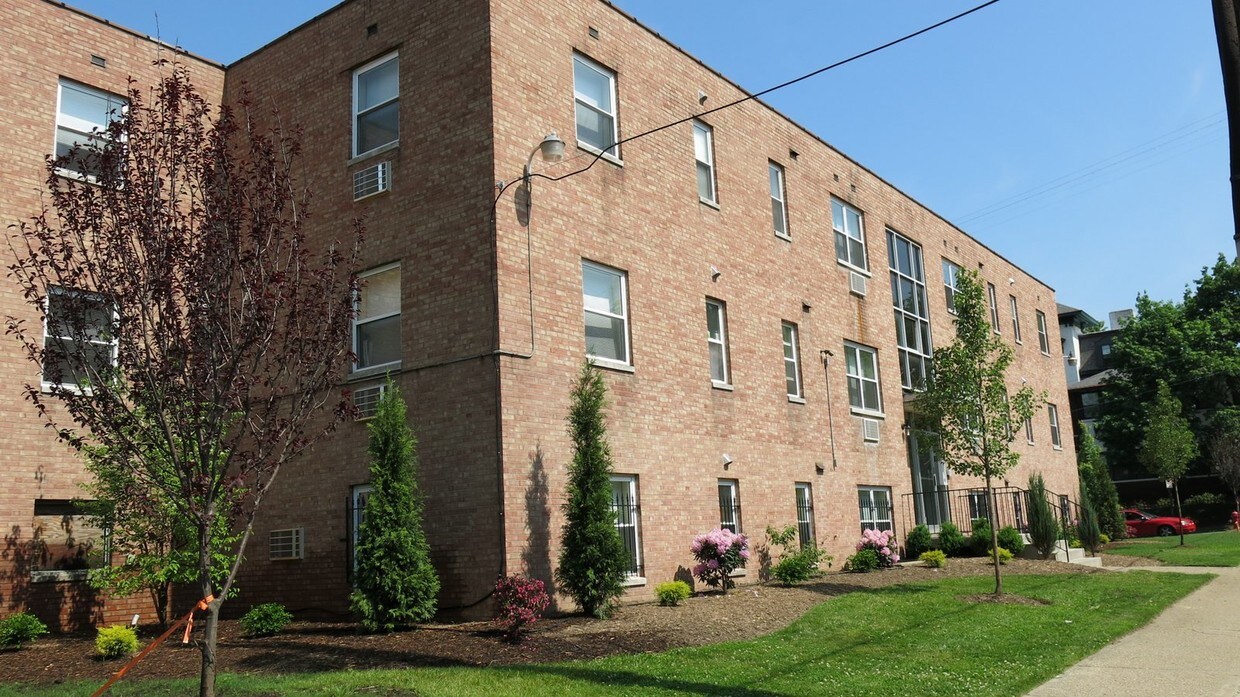Building Photo - 5720 Stanton Ave