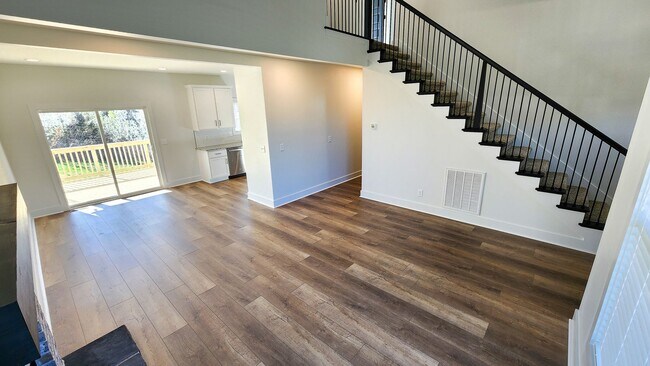Building Photo - High-End Touches & Flexible Space in a Bea...