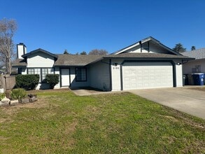 Building Photo - 5195 Summerbrook Way