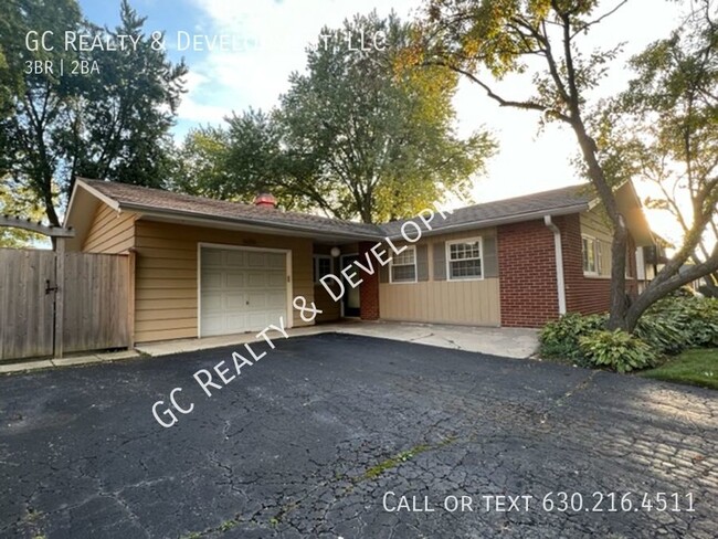 Building Photo - ***HOFFMAN ESTATES UPDATED RANCH / 3 BDRM ...