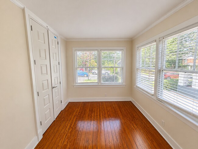 Building Photo - spacious 4-bedroom, 2-bathroom home - minutes from USC, the Vista, Main Street, Five Points, Pris...