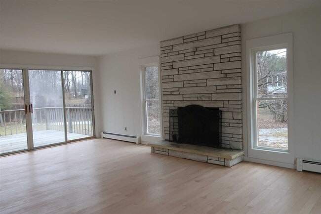 Building Photo - 8 Tanglewood Ln