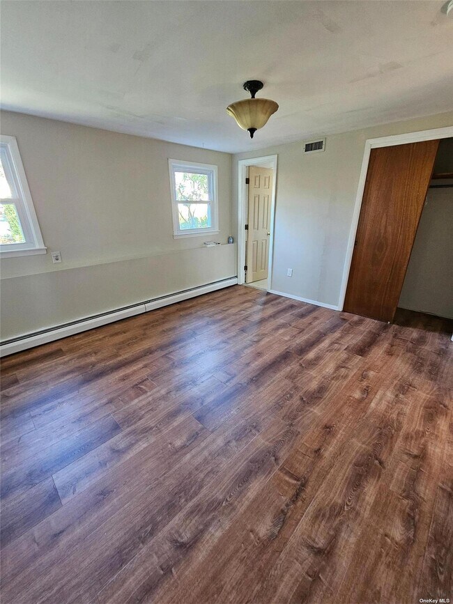 Building Photo - 2 Ticino St