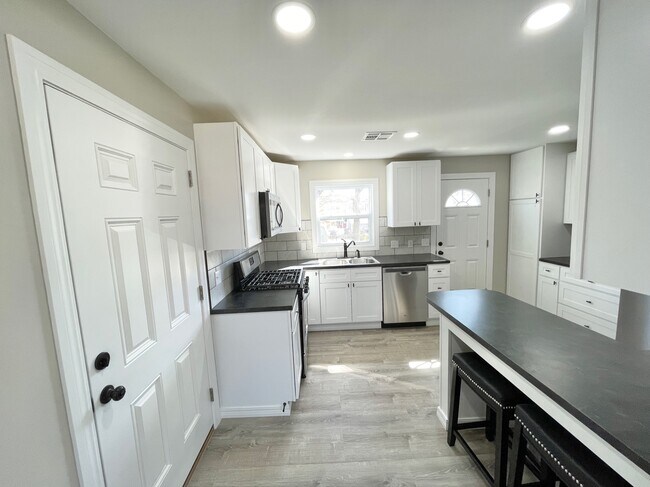 Foto del edificio - 392 SE Elmhurst Ave