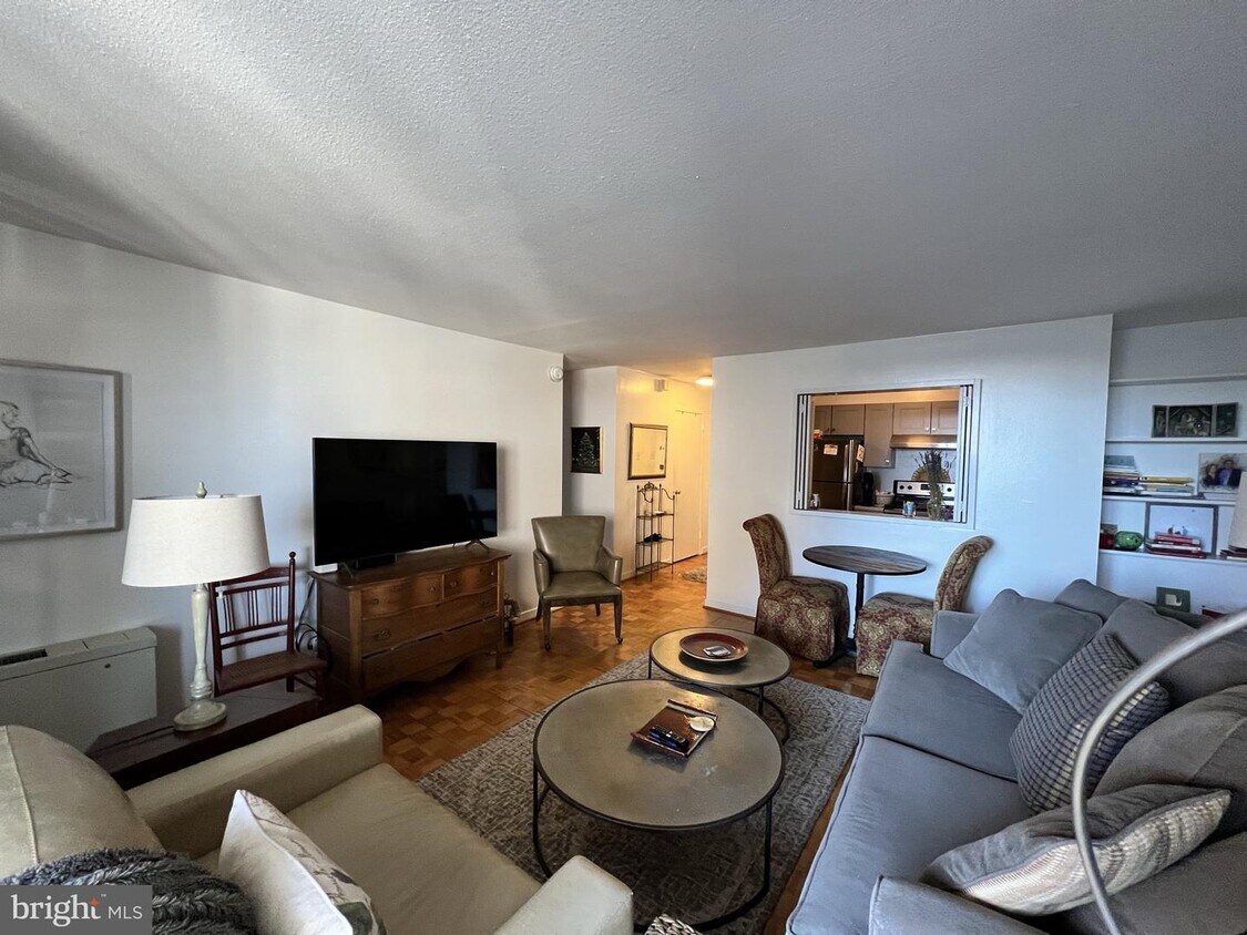 Foto principal - 224-30 W Rittenhouse Square