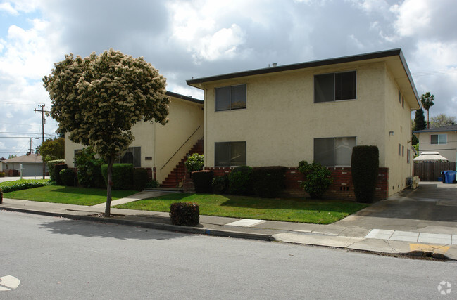 Building Photo - Valencia Apartments