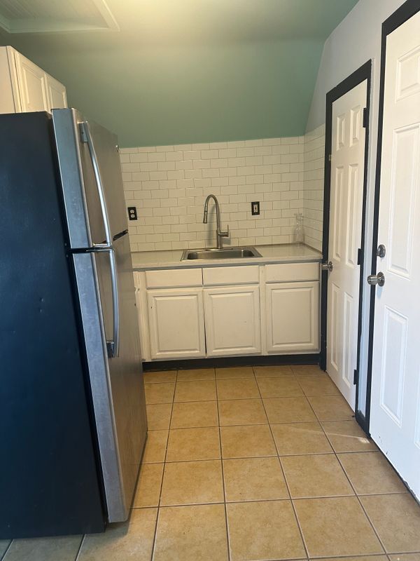 Foto del edificio - 220-222 Beardsley Street, 3rd floor