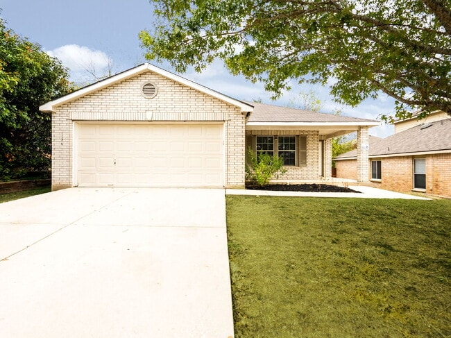 Building Photo - Charming 4-Bedroom Sanctuary - Spacious Living Awaits