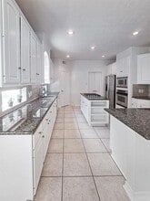 Building Photo - 6010 Serrano Terrace Ln