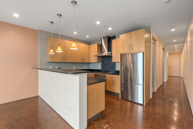 Building Photo - 36 A St