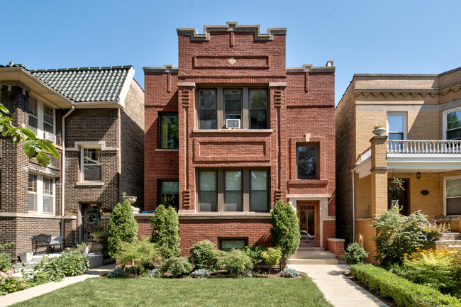 Building Photo - 4445 N California Ave