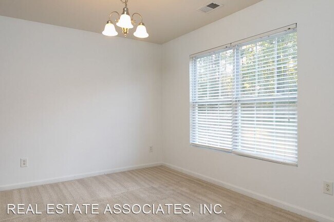 Building Photo - 3 br, 2.5 bath House - 612 Big Twig Lane