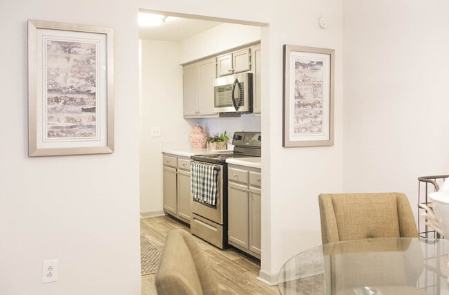 Building Photo - 300 Hickory