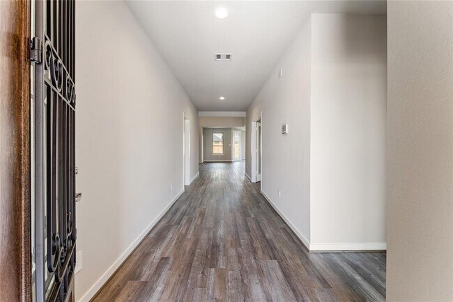 Building Photo - 3811 Favor Frst Ct