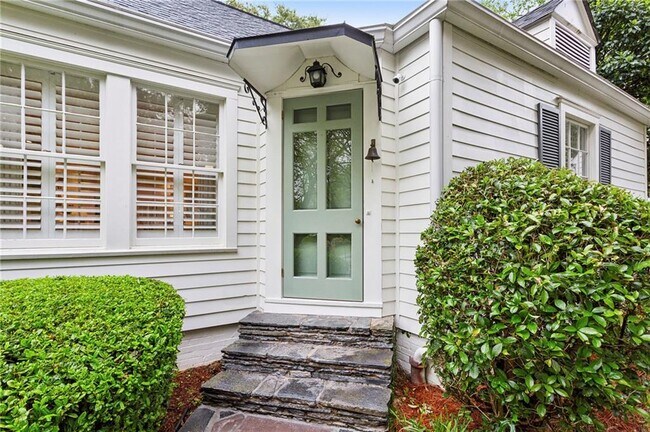Building Photo - 361 Redland Rd NW