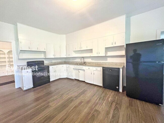 Foto del edificio - 253 11th Ave NE