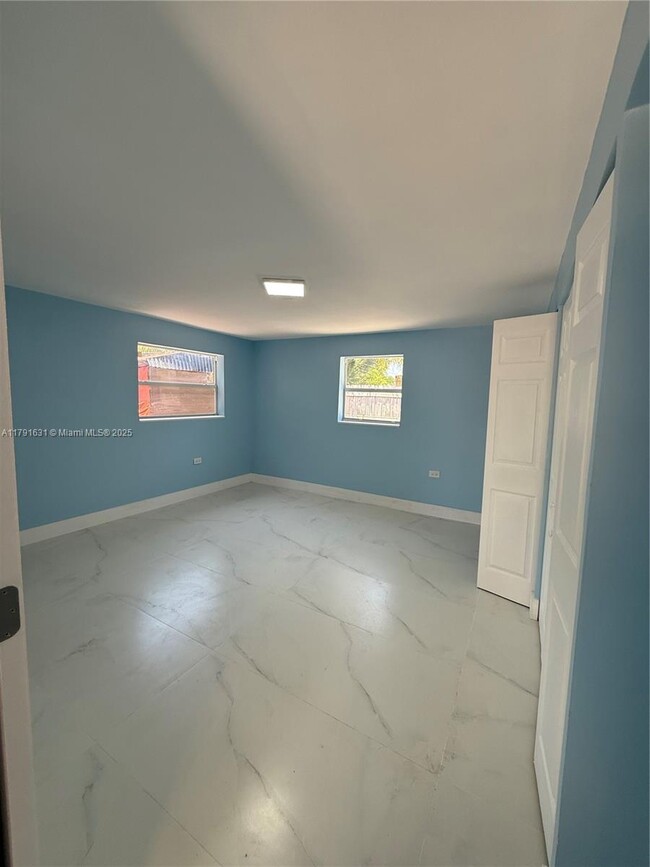 Foto del edificio - 530 NW 116th Terrace