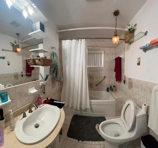 Foto del edificio - 765 W 23rd St