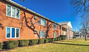 Building Photo - 445 Elm Pl