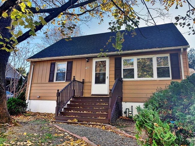 Building Photo - 160 N Riverview Rd