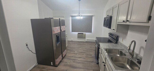 Foto del edificio - 1705 Oakshire Ln