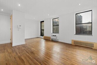 Building Photo - 455 Park Ave S