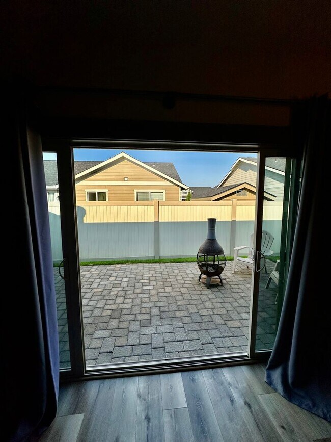Building Photo - Garden Grove Rancher (APP#256)