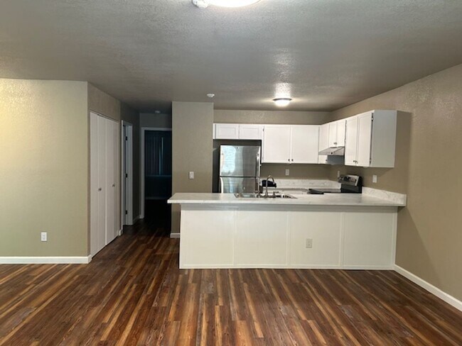 Foto del edificio - Charming 2 Bedroom, 1 Bath Condo in Cotati...