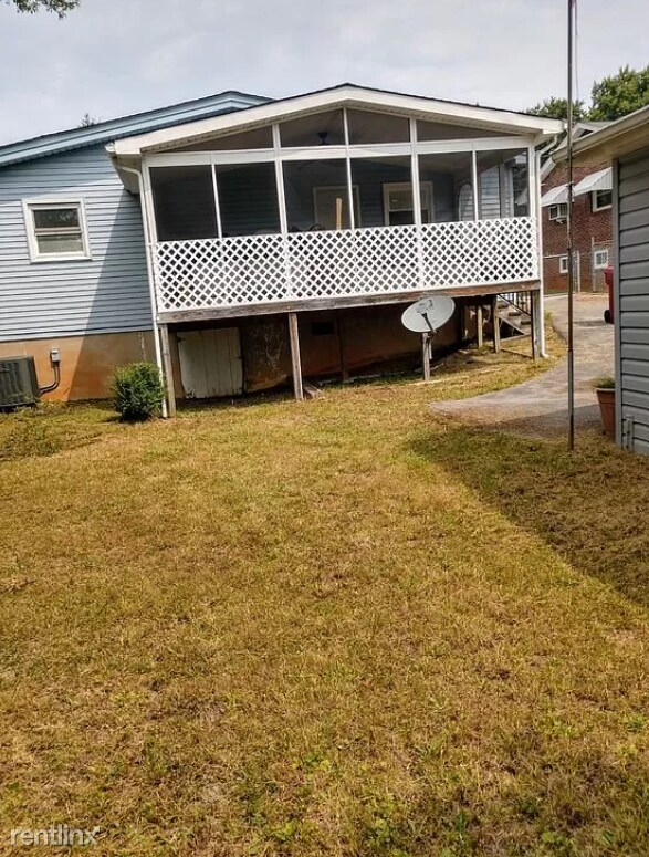 Building Photo - 3 br, 2 bath House - 315 Greenway Dr