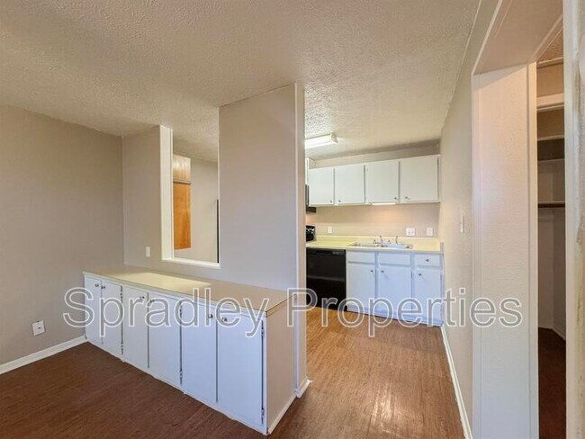 Building Photo - 608 John Paul Jones Dr