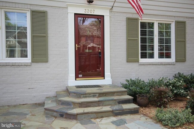 Building Photo - 3207 Circle Hill Rd