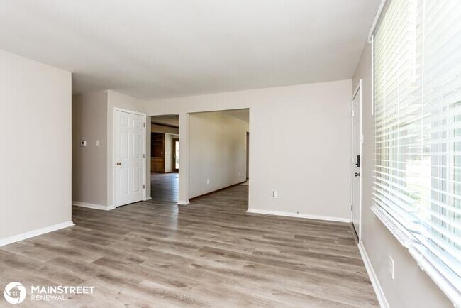 Building Photo - 910 SILVERSTONE DR, ST CHARLES, MO 63303