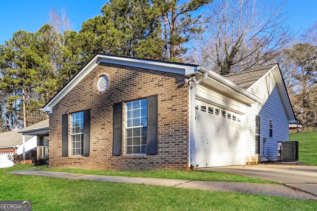 Building Photo - 955 Foxworthy Ln