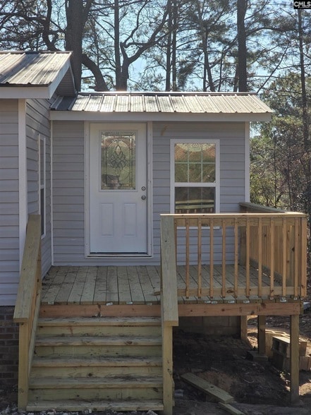 Building Photo - 105 Woodland Dr