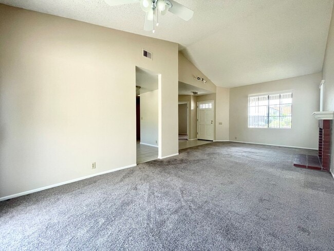 Building Photo - 1008 Bridle Path Way