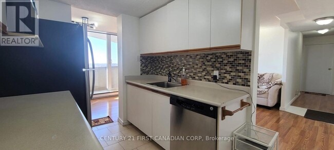 Building Photo - 1105 Jalna Blvd