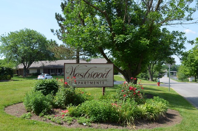 Foto principal - Westwood Apartments - Income Based