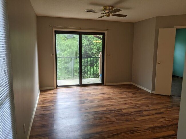 Foto del edificio - Hot Deal: This season, qualified applicants will take advantage of this $100 DEPOSIT SPECIAL when...