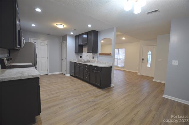 Building Photo - 5325 Great Wagon Rd