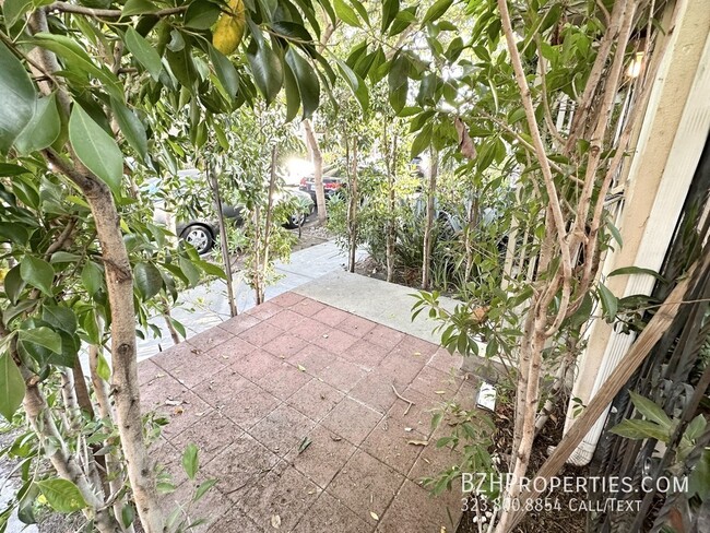 Foto del edificio - Serene WeHo Oasis - Your Perfect 1-Bedroom...