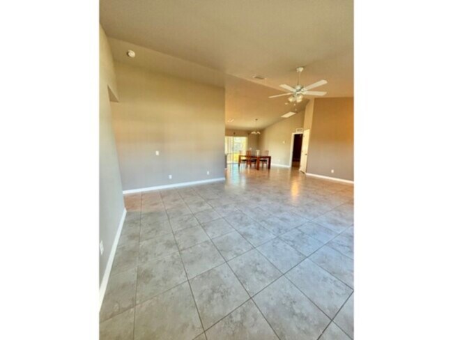 Building Photo - Annual 3 Bed/2 Bath Home-SE Cape Coral