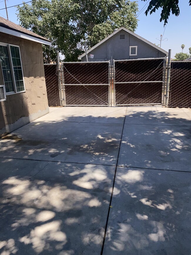 Building Photo - 1306 Monache Dr