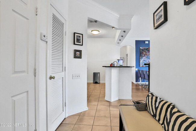 Foto del edificio - 7990 Baymeadows Rd E