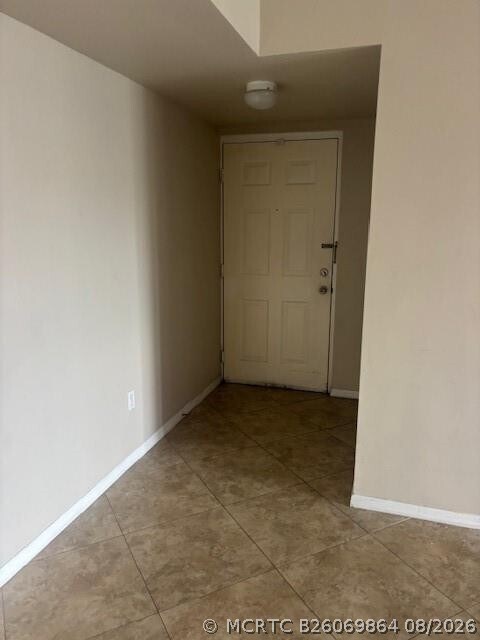 Building Photo - 2620 S University Dr