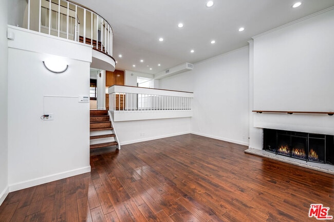 Building Photo - 9507 W Olympic Blvd