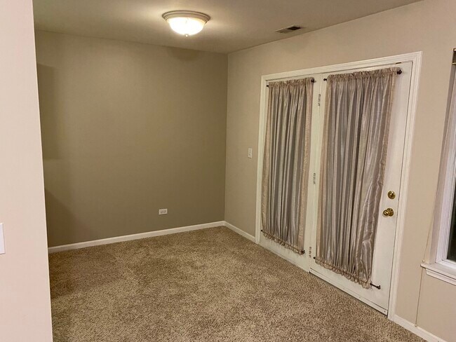Foto del edificio - 290 Crestview Dr
